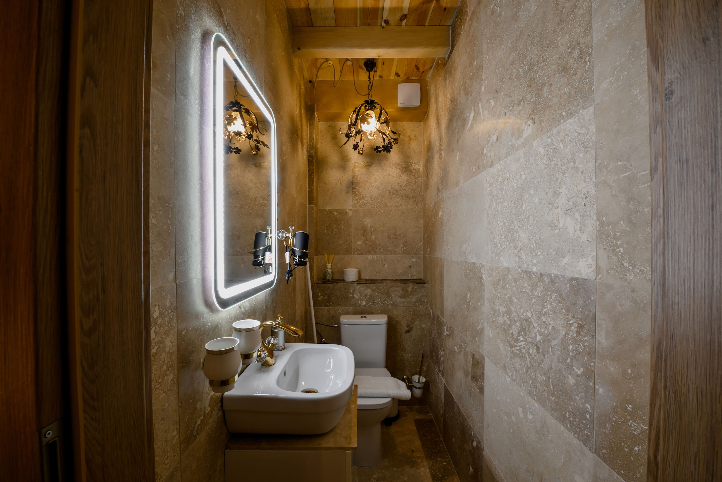BorPincHáz bathroom