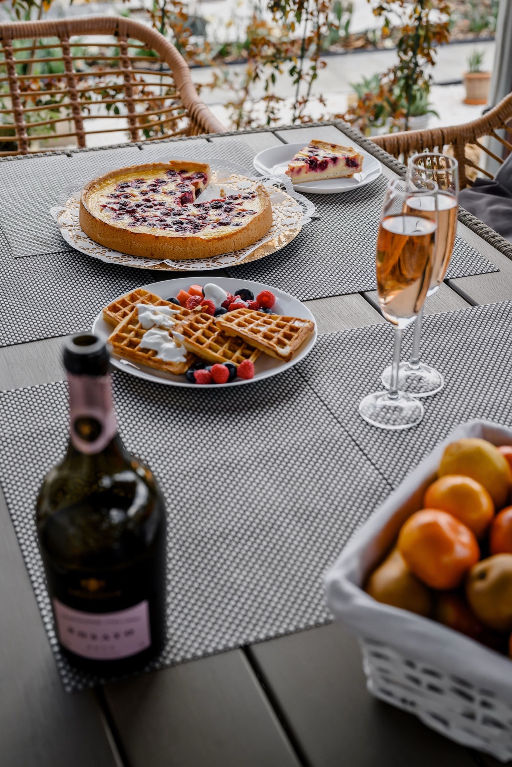 BorPincHáz terrace breakfast